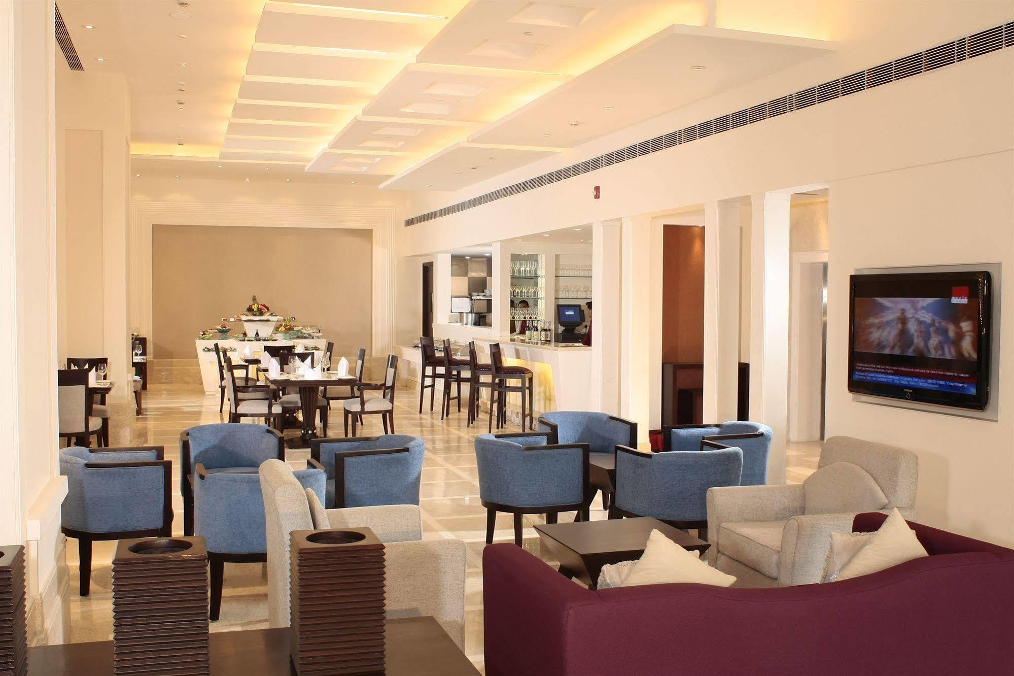 Vista Park Otel Gurgaon Dış mekan fotoğraf